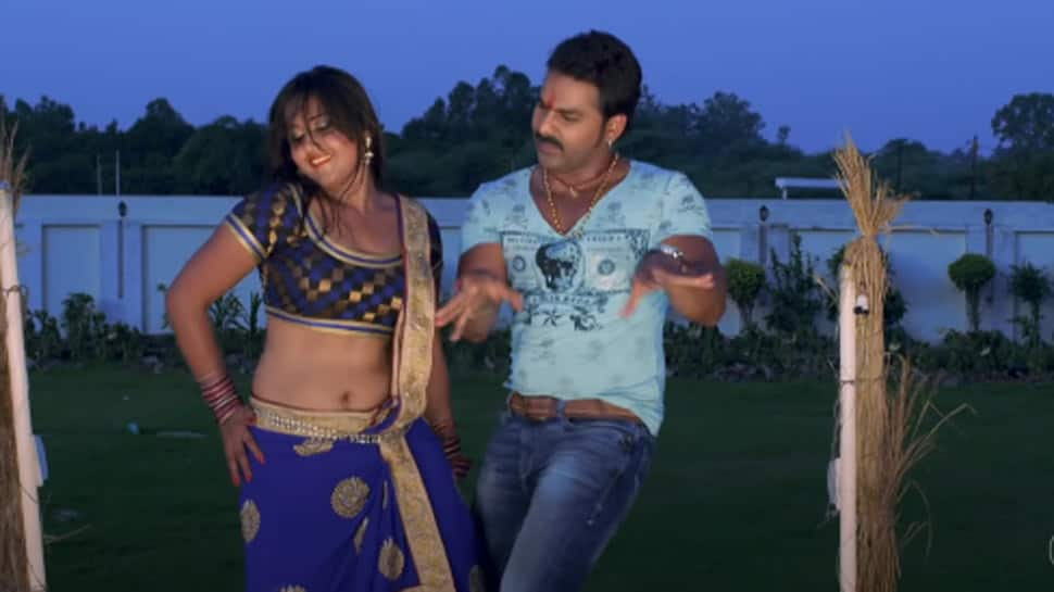 Kajal Raghwani dancing her heart out with Pawan Singh