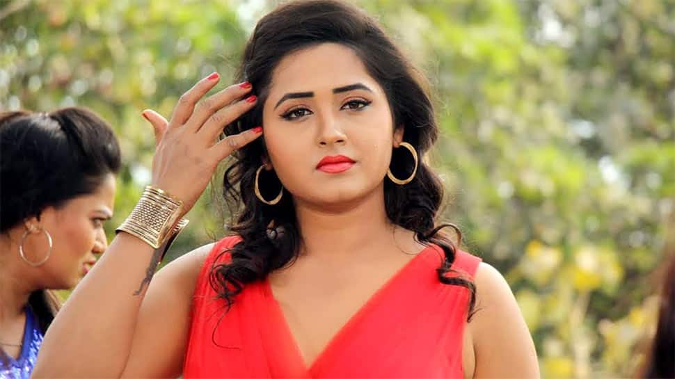 Kajal Raghwani Ki Xxx Video - Bhojpuri bombshell Kajal Raghwani's sensational pics prove she's a social  media queen! | News | Zee News