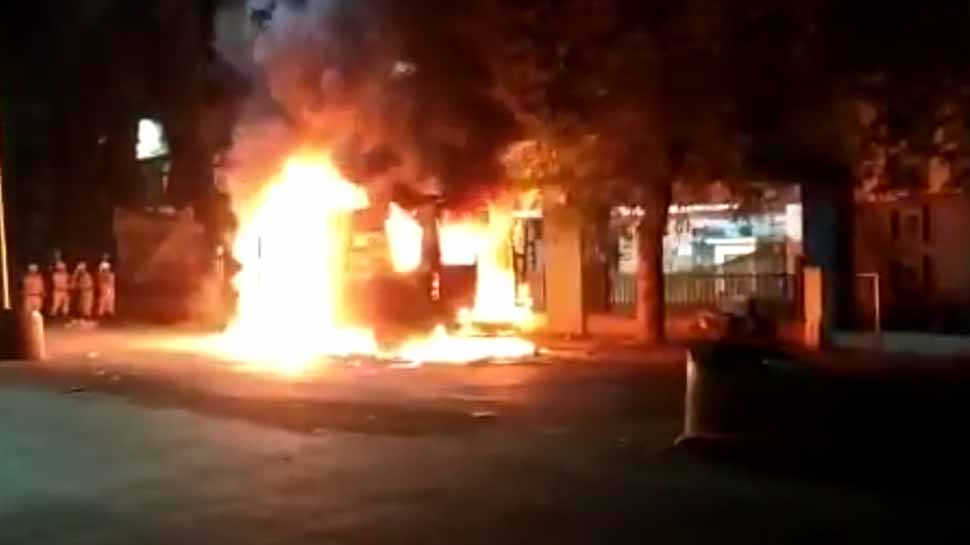 Angry relatives set ambulance on fire after COVID-19 patient dies in Karnataka&#039;s Belagavi hospital