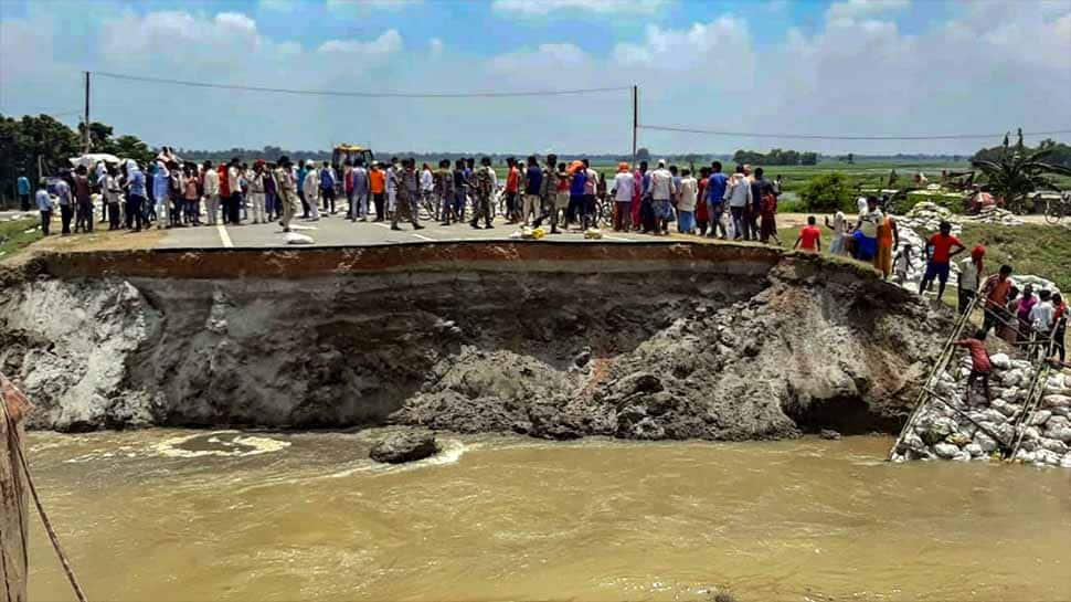 After Sattar Ghat bridge, another approach road in Bihar&#039;s Gopalganj cracks