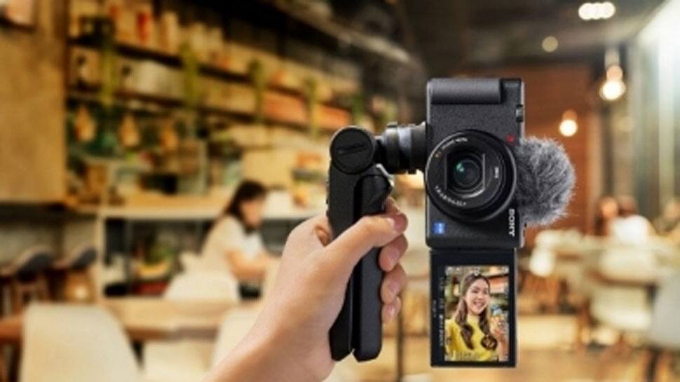 Sony camera with side-opening LCD screen in India for Rs 77,990