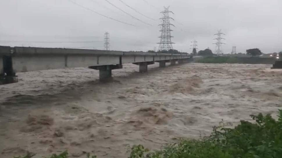 Flood situation in North Bengal districts grim, red alert issued for three days