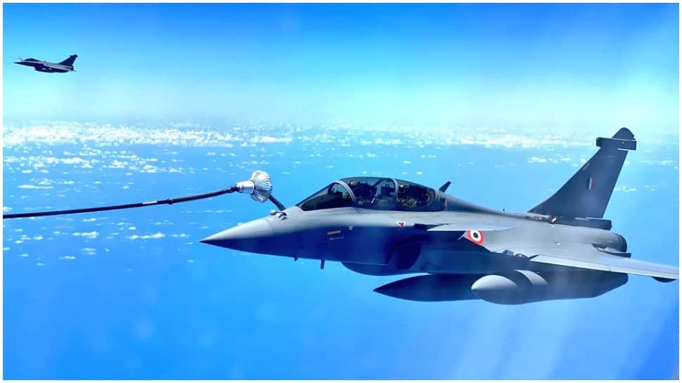 IAF Rafale jets get mid-air refueling at 30,000 feet; check pics