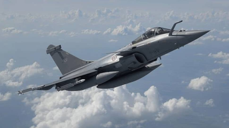 IAF Rafales enter Indian airspace, establish contact with Navy&#039;s INS Kolkata, exchange greetings