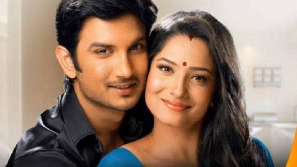 Believe You Both Are Together Ankita Lokhande Shares Pic Of Sushant Singh Rajput S Mother His Sister Gets Emotional Qnewshub