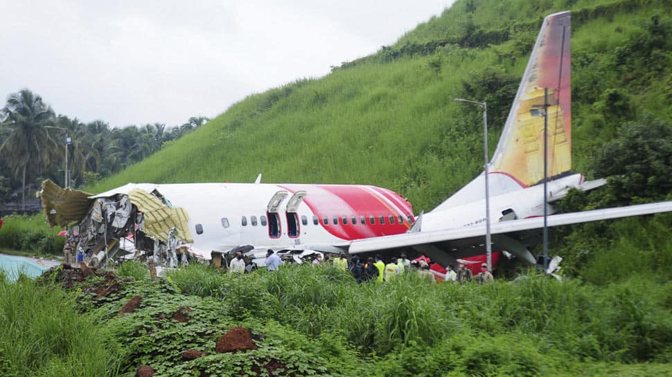 Kozhikode plane crash: Bollywood offers prayers, condolences