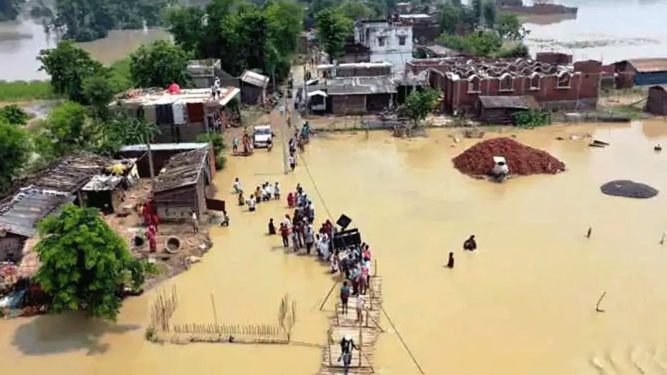 Death toll in Bihar flood mounts to 25, around 78 lakh people affected |  India News | Zee News