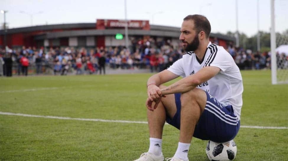 Striker Gonzalo Higuain not planning to leave Juventus