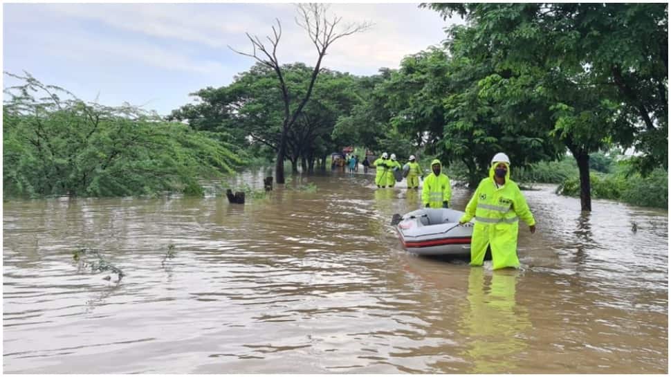 Telangana ministers visit flood-hit areas in Warangal, Godavari water recedes