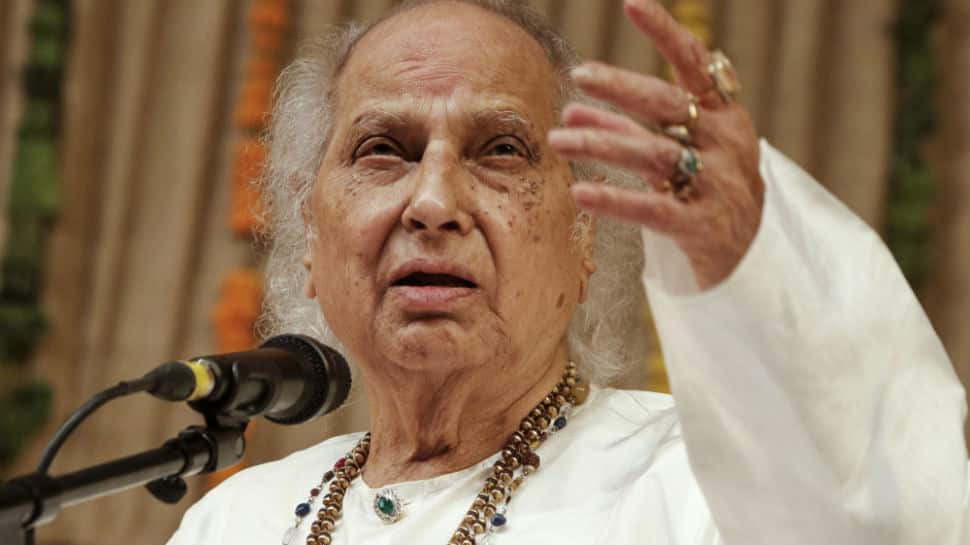 Pandit Jasraj&#039;s mortal remains to arrive in Mumbai on Wednesday, family darshan and puja in evening