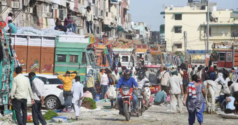 Delhi decides to reopen hotels, weekly markets on trial basis; Gyms to remain closed 