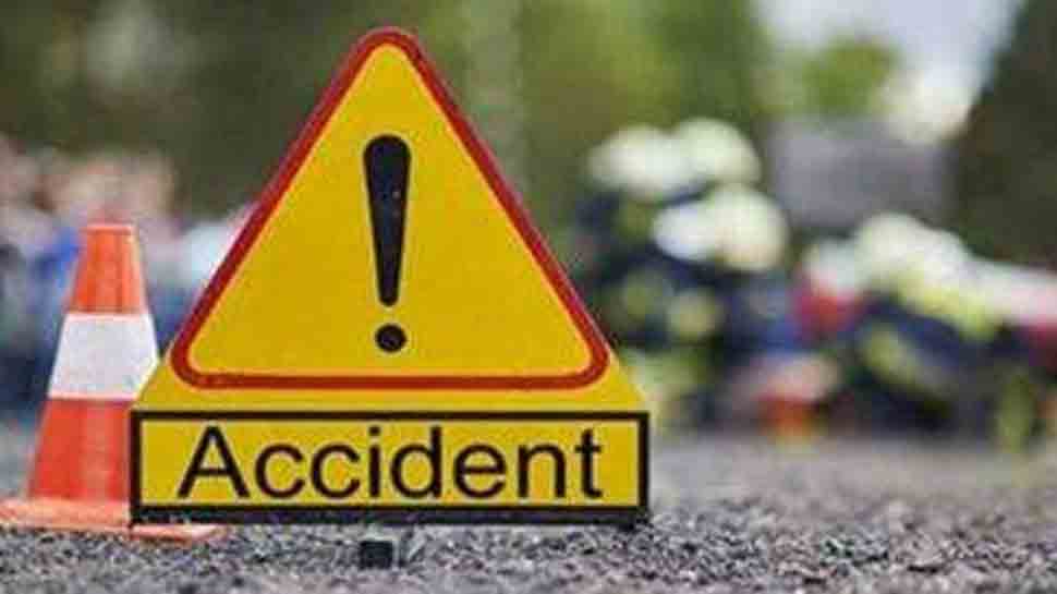 30 injured as bus carrying 45 passengers overturns on Agra-Lucknow expressway