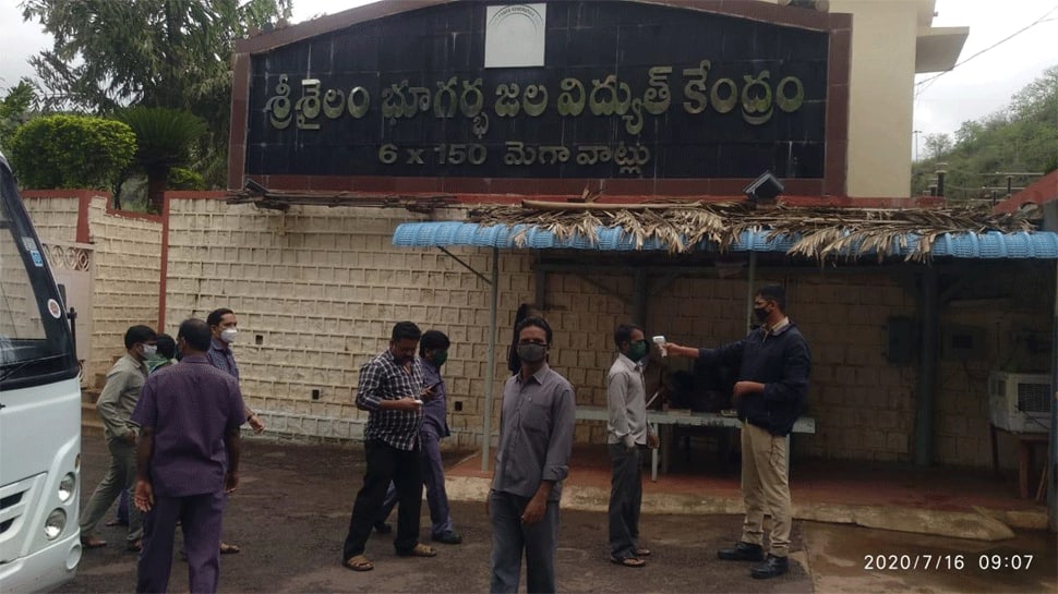 Fire breaks out in powerhouse of Srisailam hydroelectric plant in Telangana, 9 feared trapped; thick smoke hampers rescue effort