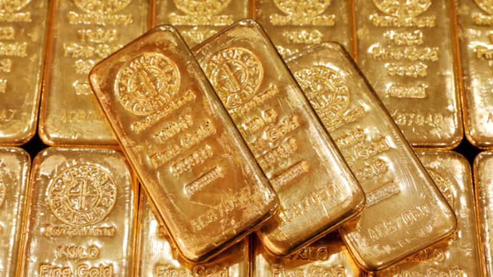 Gold falls Rs 94 on global cues, silver up by Rs 782