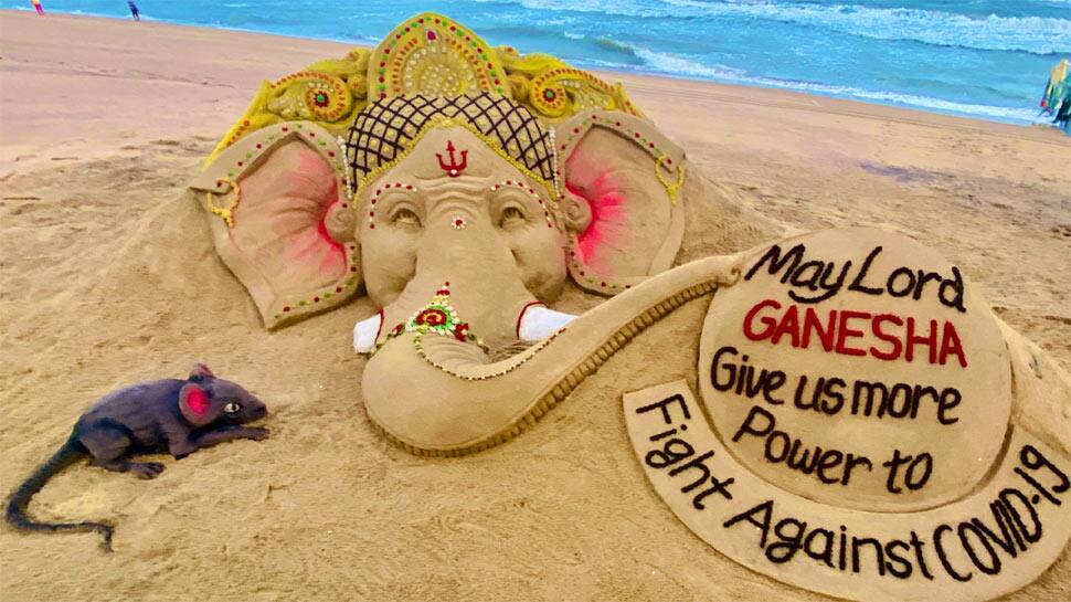 On Ganesh Chaturthi, Sudarsan Pattnaik&#039;s sand art shows need of &#039;power&#039; and &#039;blessings&#039; from Lord Ganpati amid coronavirus COVID-19 crisis