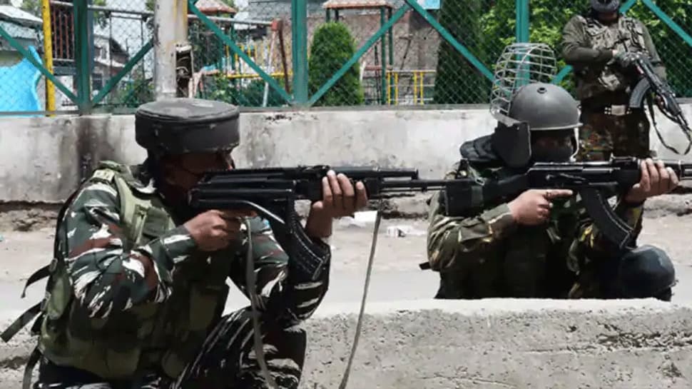 Terrorist killed in encounter in north Kashmir&#039;s Baramulla, operation underway