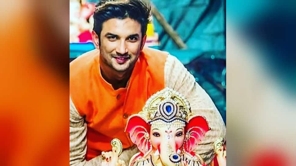 Sushant Singh Rajput&#039;s pic with Ganesha idol is making us teary-eyed