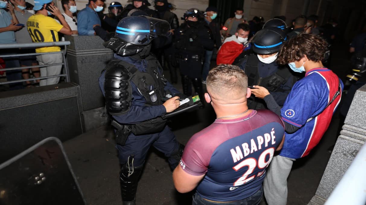 Paris police attacked, shops vandalized after Paris Saint-Germain defeat in Champions League final