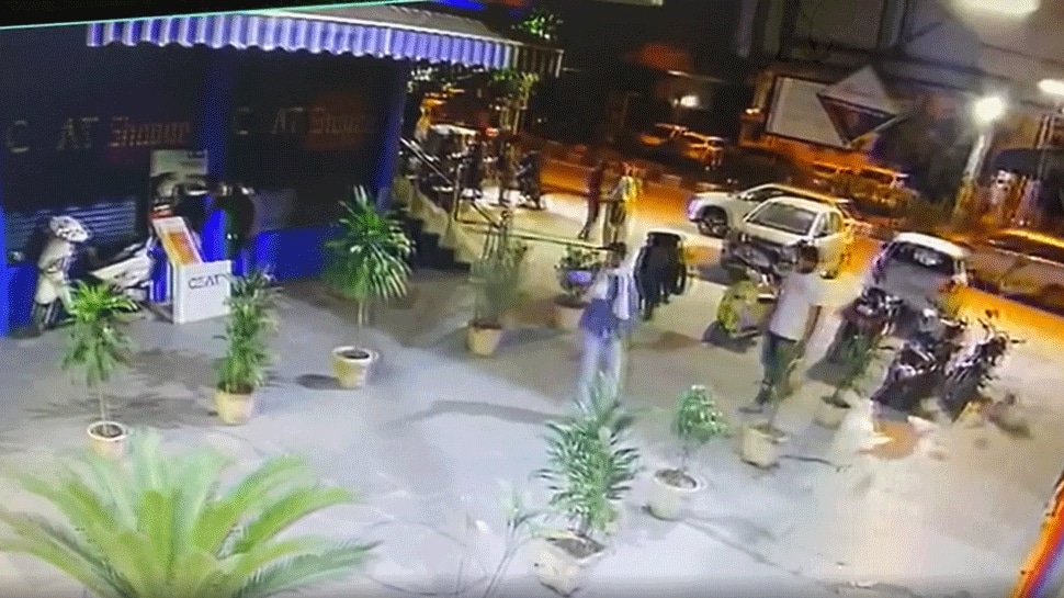 Miscreants open fire outside Shalimar Bagh restaurant in Delhi