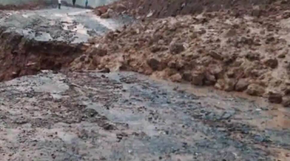 Jammu-Srinagar National Highway remains blocked, clearance work continues
