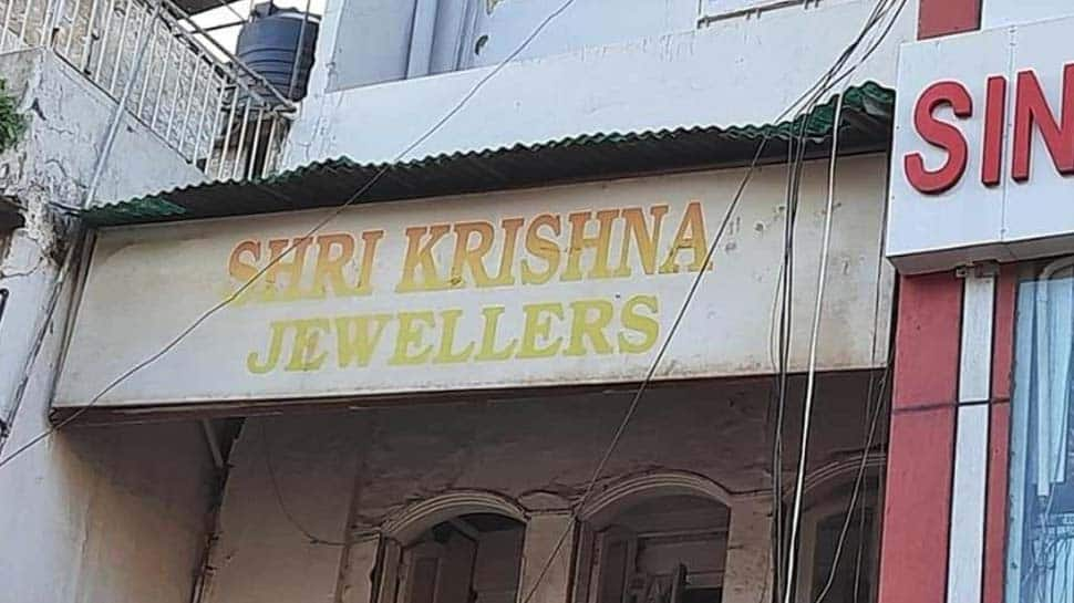 Two brothers commit suicide inside Chandni Chowk&#039;s jewellery shop, Delhi Police recover suicide note