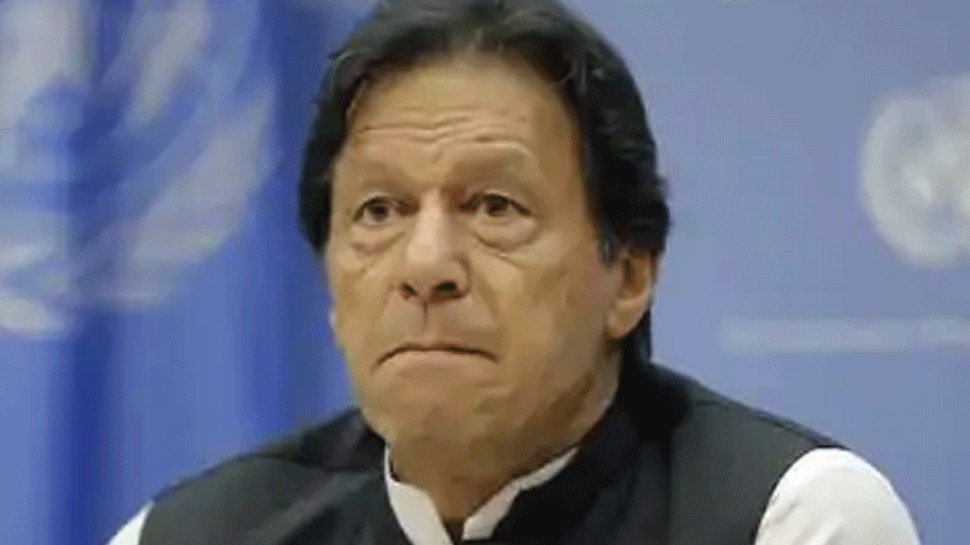 FATF blacklisting will ruin Pakistan&#039;s economy, warns PM Imran Khan