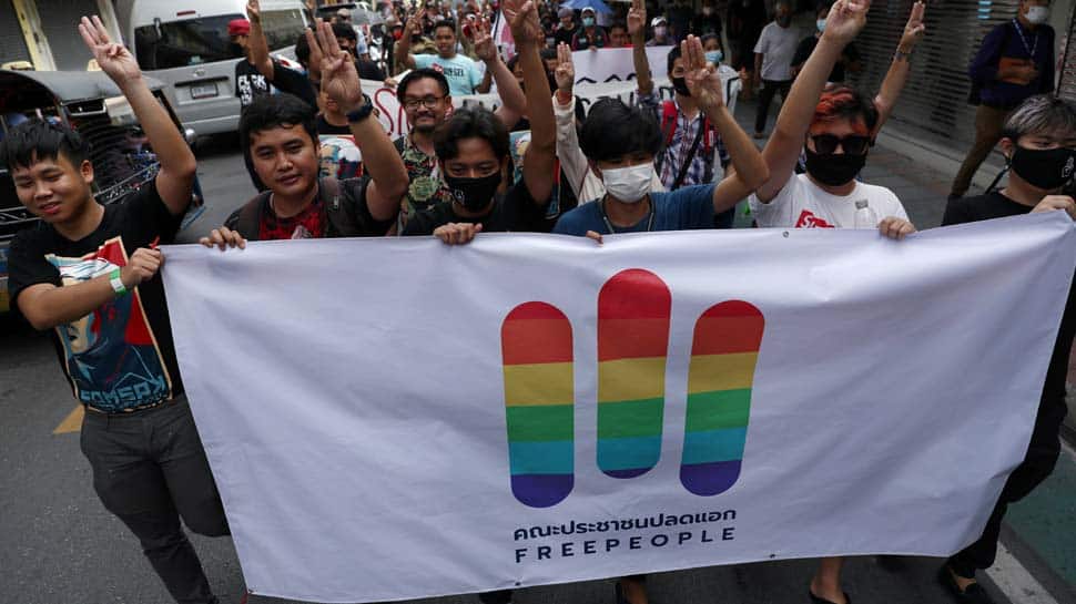 Thailand activists scuffle with police officers Thailand activists scuffle with police officers