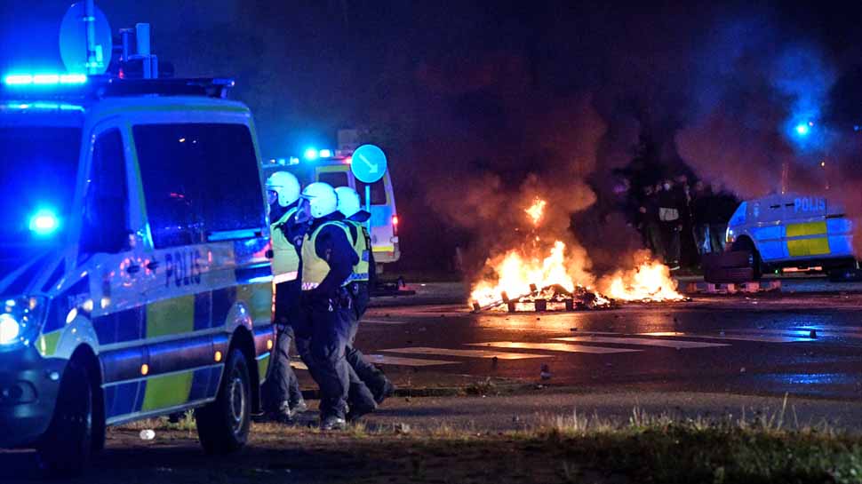 Violence erupts in Swedish town of Malmo after anti-Islamic action