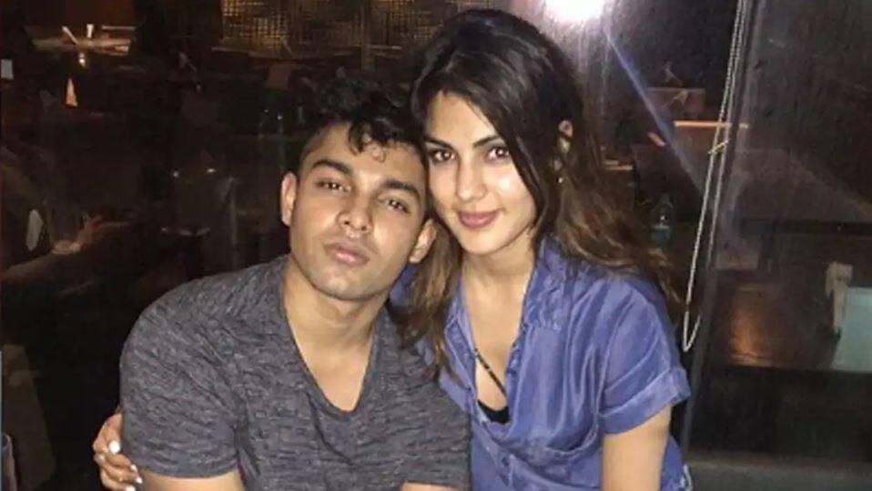 Rhea Chakraborty's brother Showik was in constant touch with drug peddlers,  likely to be summoned by NCB soon | People News | Zee News