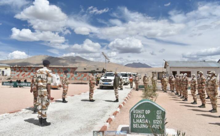 DG ITBP SS Deswal visits border posts, gives away awards to brave jawans in Eastern Ladakh 