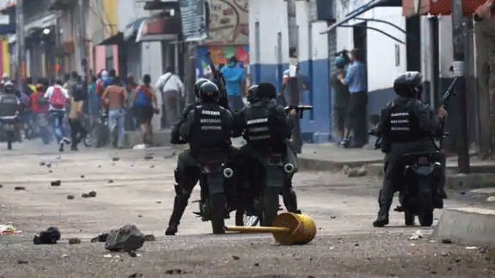 Nine dead in Colombia&#039;s Bogota due to violent protests, citizens asked to stay indoors