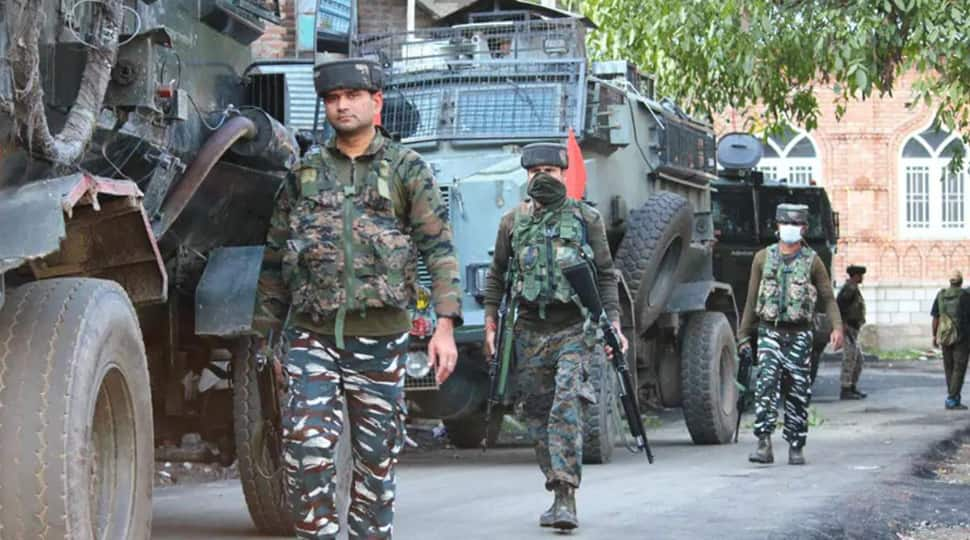 Encounter breaks out in Jammu and Kashmir&#039;s Pulwama, 2-3 terrorists believed to be trapped