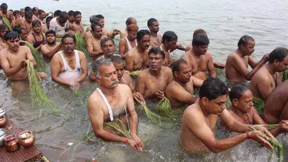 Pitra Amavasya 2020: Dip at holy Ganga banned for devotees due to COVID-19