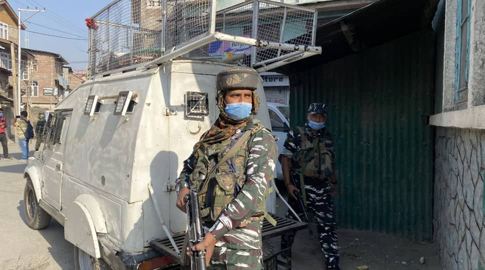 Three terrorists killed, CPRF official injured in encounter in Jammu and Kashmir&#039;s Batmaloo