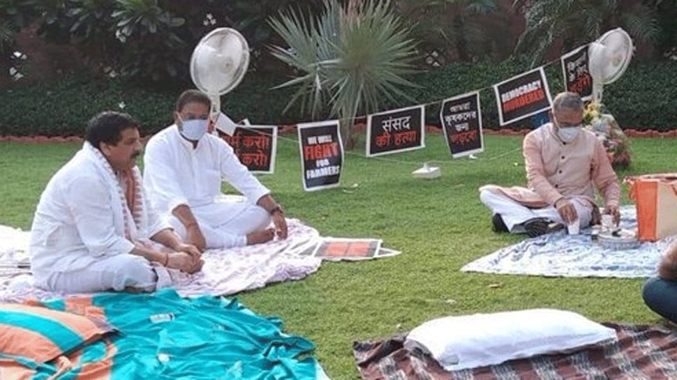 RS Deputy Chairman Harivansh Singh serves tea to MPs protesting outside parliament, earns PM Modi&#039;s praise 