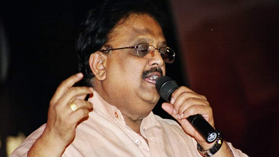 An old video of SP Balasubrahmanyam surprising a fan who lost his eyesight in explosion goes viral - Watch