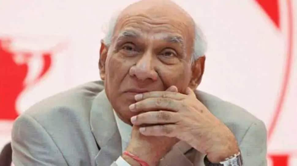 YRF not making Yash Chopra biopic: Here&#039;s official statement