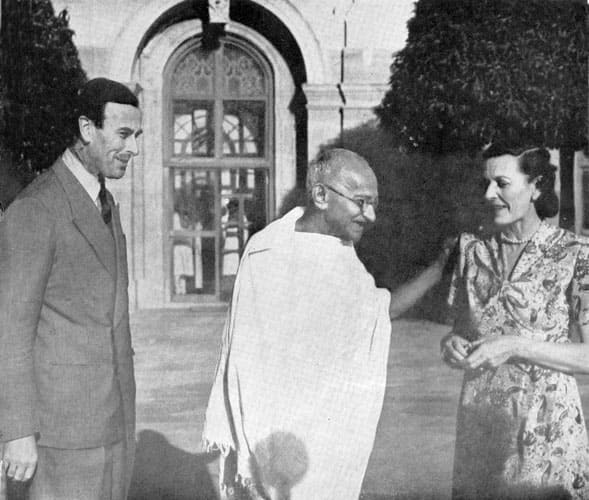 Mahatama Gandhi's first meeting with Lord and Lady Mountbatten in Delhi