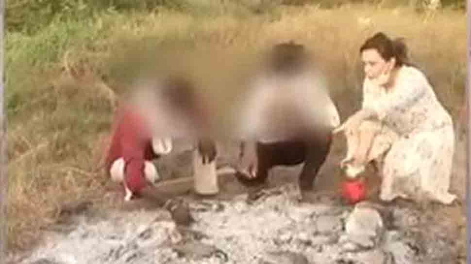 Hathras gang-rape victim&#039;s kin questions late-night forcible cremation by police, claims &#039;girl&#039;s body might have been changed&#039; 