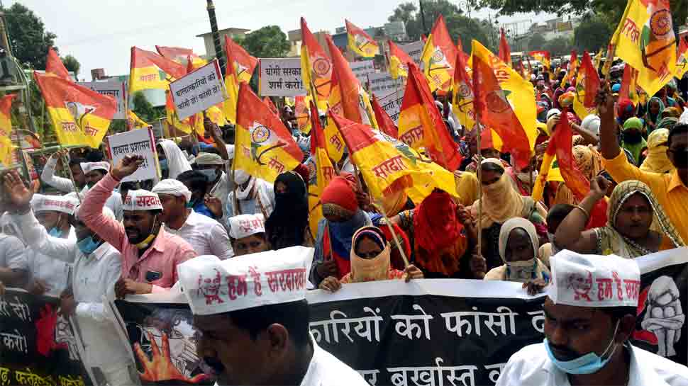 Hathras gang-rape case: UP CM Yogi Adityanath recommends CBI probe; Rahul, Priyanka Gandhi meet victim&#039;s kin