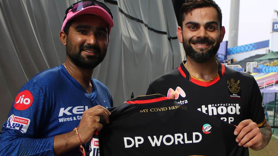 IPL 2020: RCB skipper Virat Kohli gives a special gift to Rajasthan Royals six-machine Rahul Tewatia