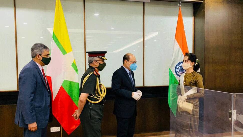 India hands over a consignment of 3,000 vials of COVID-19 drug Remdesivir to Myanmar