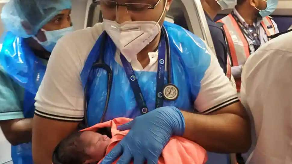 Woman delivers baby onboard Delhi-Bengaluru flight, IndiGo gives lifetime free ticket to the newborn