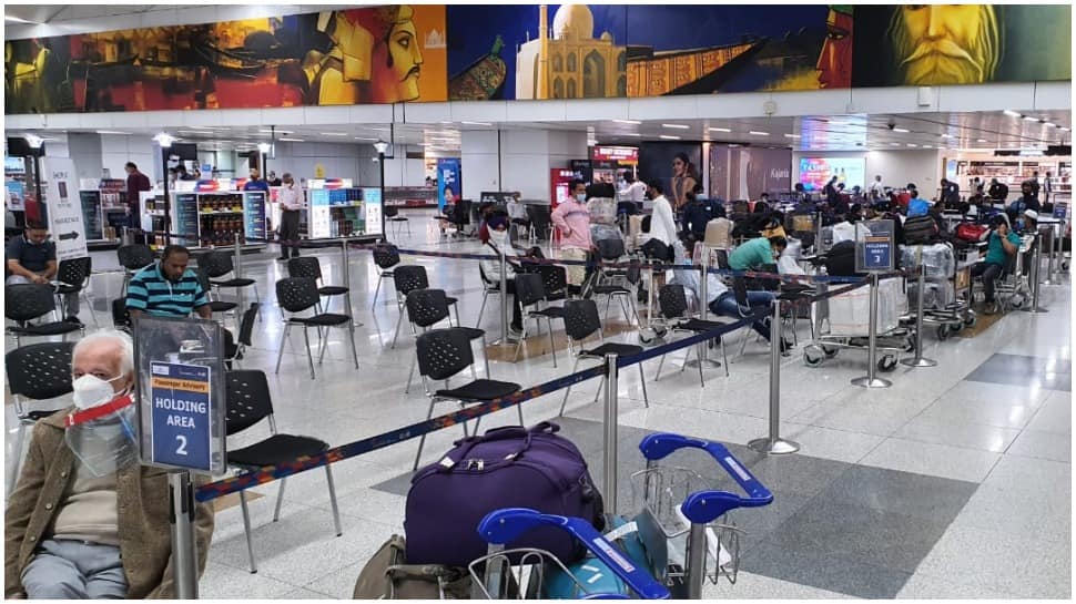 IndiGo to charge Rs 100 service fee for check-in at airport counters