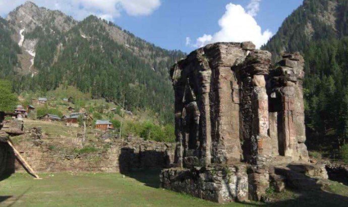 Why has Pakistan not offered passage to ancient Hindu temple Sharda Peeth?