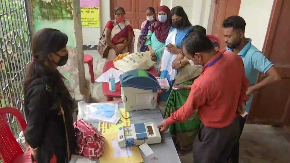 Bihar Assembly polls: Over 33% polling till 1 pm in 1st phase, voters hassled by EVM glitches