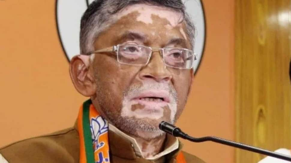 Union Minister Santosh Gangwar&#039;s wife, 6 family members test positive for COVID-19