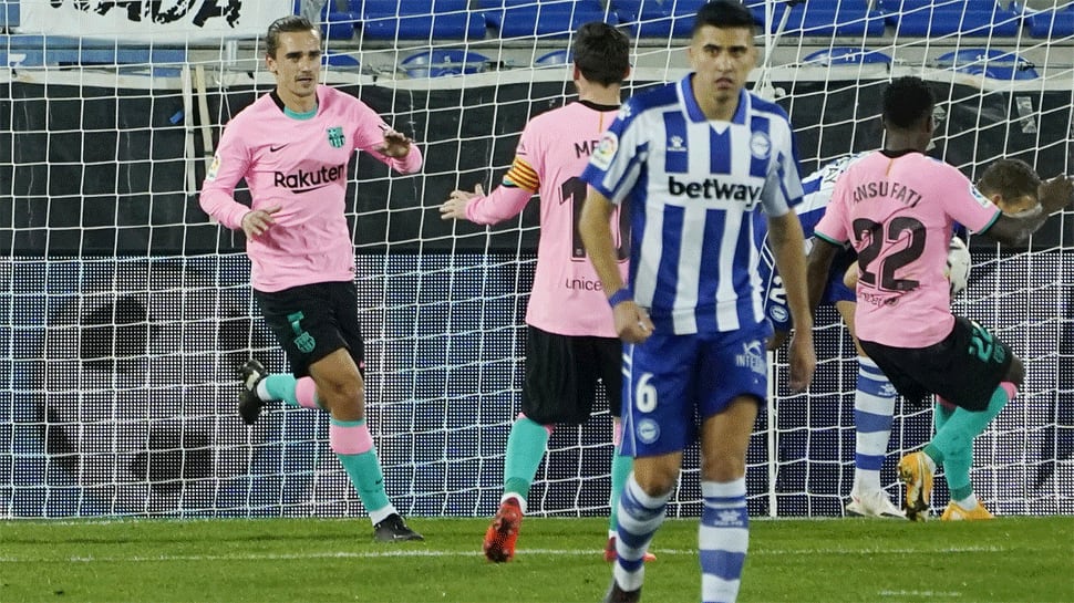 La Liga Santander: 10-man Alaves hold Barca after Neto howler