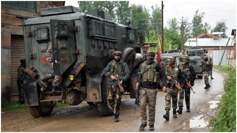 Two civilians injured during encounter between terrorists and security forces in Jammu and Kashmir&#039;s Pulwama district