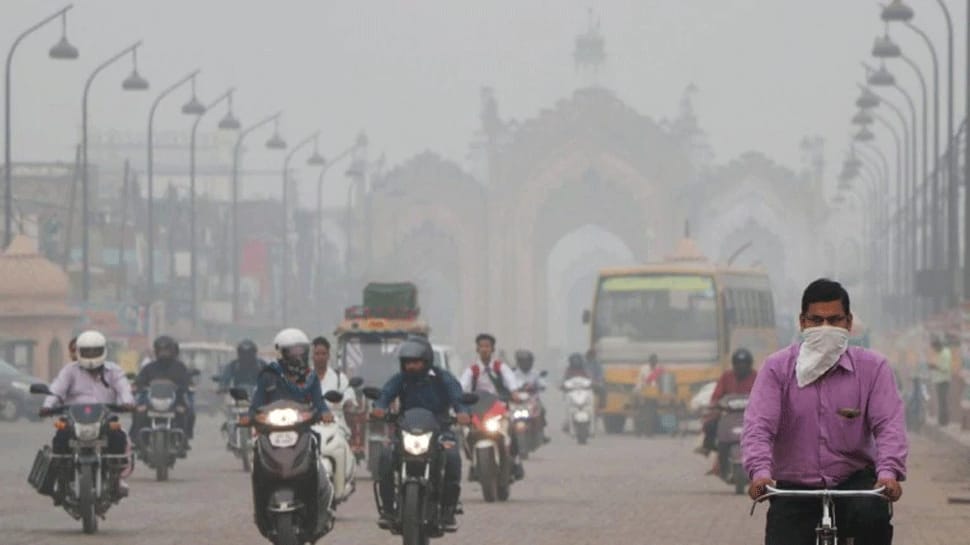 Air Quality Remains Severe As Aqi Crosses 500 Mark In Delhi 600 In Noida India News Zee News 8637